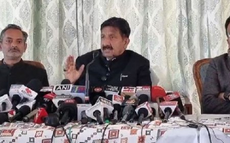 निगम प्रबंधन ने ई-बसों की खरीद का करार करते समय बैटरी बदलने का क्लॉज नहीं जोड़ा : अग्निहोत्री 