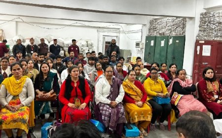 डाक विभाग ने उत्कृष्ट प्रदर्शन करने वाले कर्मचारियों, अभिकर्ताओं एवं ग्रामीण डाक सेवकों को किया सम्मानित