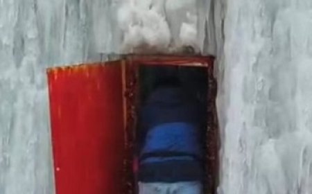 हिमाचल के जनजातीय क्षेत्र स्पीति घाटी में बर्फ से बना एक कैफे बना चर्चा का विषय   