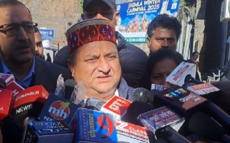 शिमला में मनरेगा का नाम बदलने के ख़िलाफ़ मुख्यमंत्री की अध्यक्षता में कांग्रेस का शांतिपूर्वक धरना