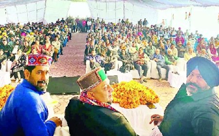 कांग्रेस केवल एक राजनीतिक दल नहीं, बल्कि भारत की आत्मा, उसकी आवाज और लोकतंत्र की मजबूत रीढ़ : विनय कुमार