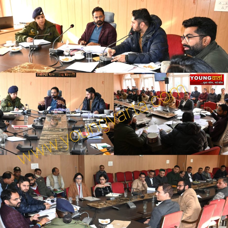 पड्डल मैदान में आत्मनिर्भर हिमाचल जन संकल्प सम्मेलन की तैयारियों का जायजा लेने पहुंचे सचिव 