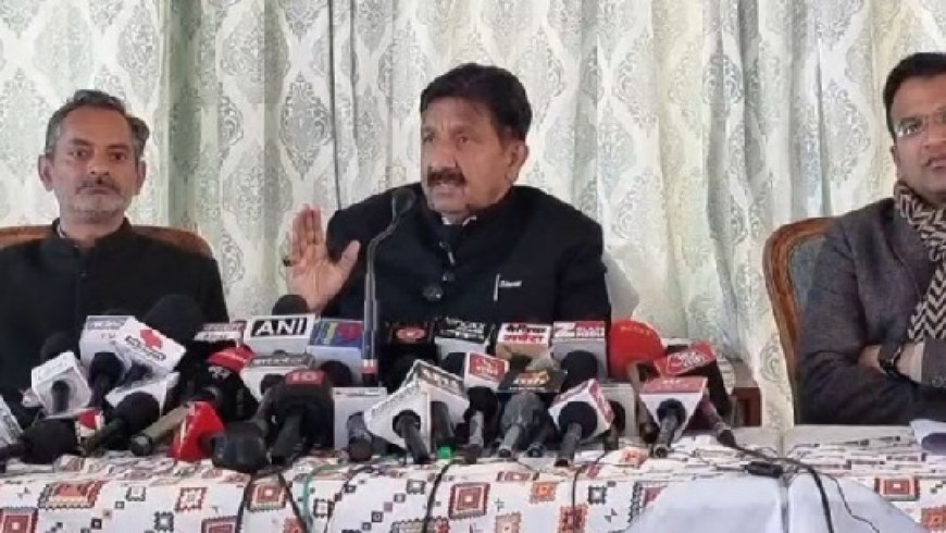 निगम प्रबंधन ने ई-बसों की खरीद का करार करते समय बैटरी बदलने का क्लॉज नहीं जोड़ा : अग्निहोत्री 