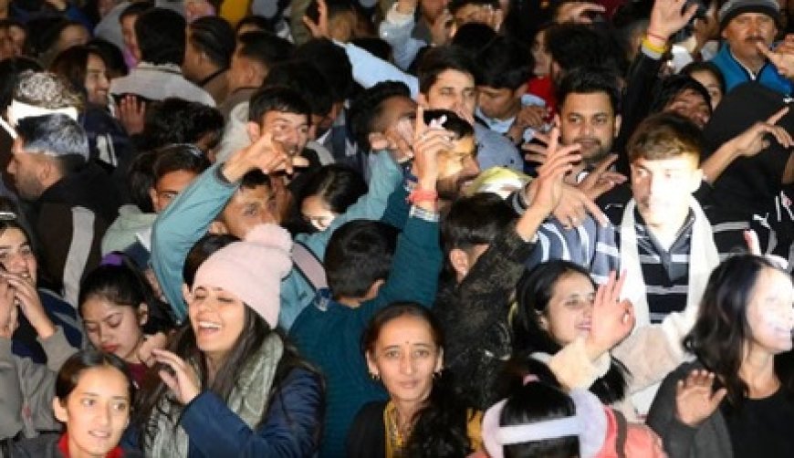 शिमला विंटर कार्निवल की पांचवीं सांस्कृतिक संध्या पर सूफी कलाकारों ने दर्शकों को खूब नचाया 