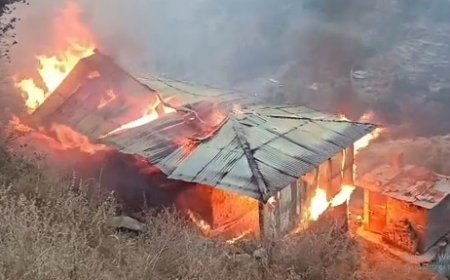 किन्नौर के नालिंग-2 गांव में दो मंजिला मकान में भीषण अग्निकांड,युवक ने भागकर बचाई जान  