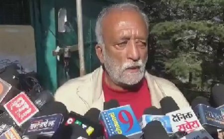 धर्मशाला गवर्नमेंट कॉलेज छात्रा मौत मामले पर CPIM का धरना, स्थानीय प्रशासन पर उठाए सवाल निष्पक्ष जांच की मांग 