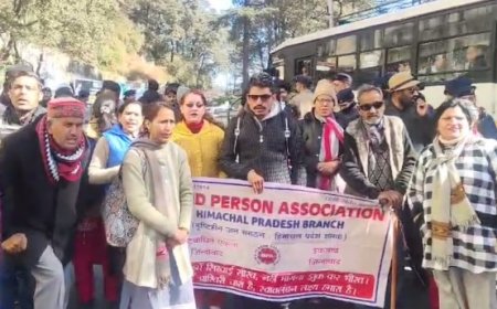  दृदृष्टिबाधित संगठन ने सचिवालय के बाहर चक्का जाम कर किया प्रदर्शन,वाहनों की आवाजाही प्रभावित  