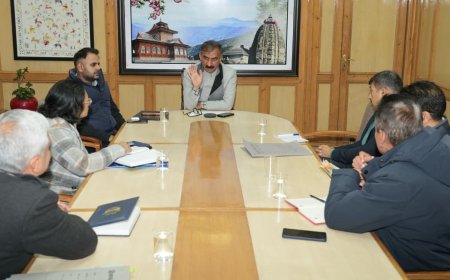 हिमाचल के मेडिकल कालेजों और अस्पतालों में तैनात होंगे 1000 रोगी मित्र , हमीरपुर से शुरू होगा पायलट प्रोजेक्ट 