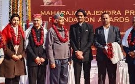 शाही महल नाहन में सम्मान समारोह आयोजित,अलग-अलग क्षेत्र में 6 विभूतियों को किया सम्मानित