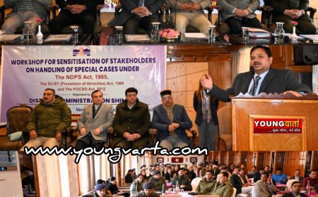 नगर परिषद ईओ के खिलाफ पार्षदों ने खोला मोर्चा , कार्यकारी अधिकारी के बार-बार छुट्टियों से विकास कार्य ठप : नप अध्यक्ष