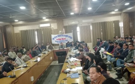 उद्योग मंत्री हर्षवर्धन चौहान ने जिला योजना , विकास एवं 20 सूत्रीय कार्यक्रम की समीक्षा बैठक ली 