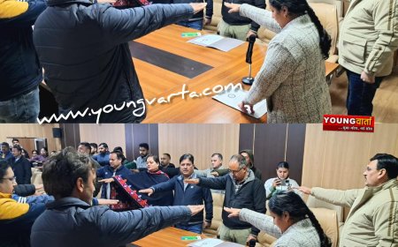 राष्ट्रीय मतदाता दिवस पर उपायुक्त कार्यालय में दिलाई गई मतदाता शपथ