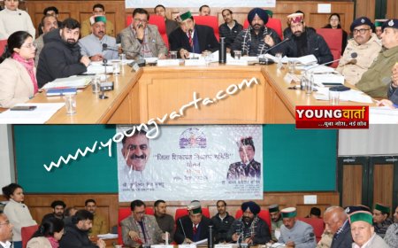 आमजन की समस्याओं का समयबद्ध निवारण करना सुनिश्चित करें अधिकारी : डॉ. शांडिल