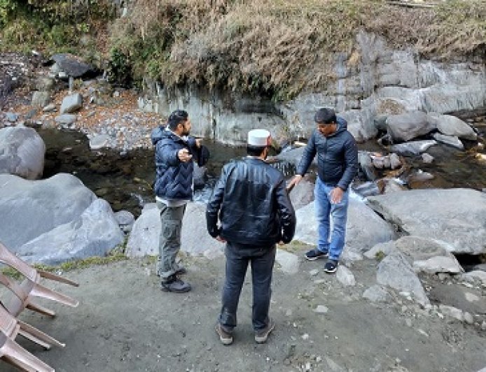 सरकार के प्रयासों से बरोट घाटी में लपास वॉटर फॉल का होगा सौंदर्यीकरण, उपायुक्त ने जारी कार्यों का लिया जायजा