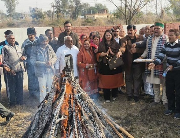 विधायक विवेक शर्मा ने 90 आपदा प्रभावित परिवारों को वितरित किए 65 लाख के चैक