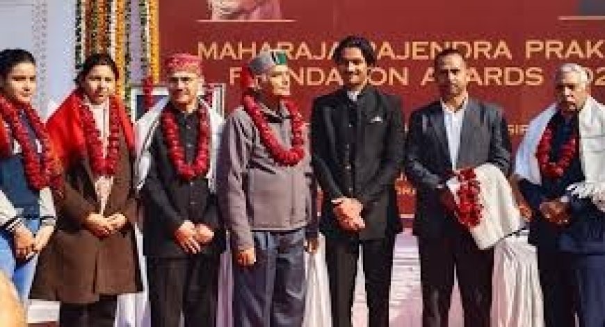 शाही महल नाहन में सम्मान समारोह आयोजित,अलग-अलग क्षेत्र में 6 विभूतियों को किया सम्मानित