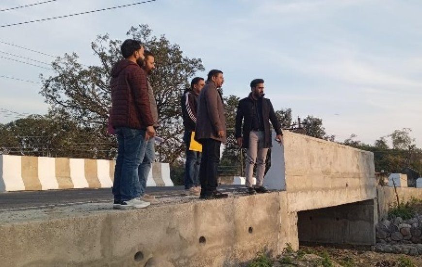 एसडीआरएफ के तहत जल शक्ति मंडल हरोली में चल रहे 25.59 करोड़ के बाढ़ सुरक्षा कार्यों का निरीक्षण