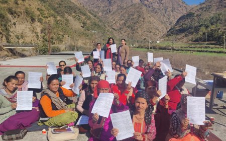 जिला बाल संरक्षण ईकाई सिरमौर ने आंगनवाड़ी कार्यकर्ताओं एवं आशा वर्कर्स को एडॉप्शन की जानकारी