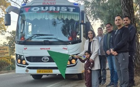 जयपुर के टूर पर निकले बाल आश्रम के बच्चे, डीसी गंधर्वा राठौड़ ने किया रवाना