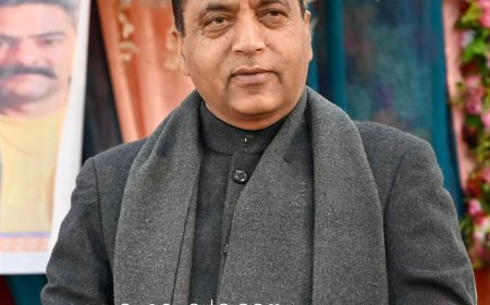 कांग्रेस में खुद को बड़ा दिखाने के लिए संविधान की किताब लेकर चलने का चल रहा है चलन : जयराम ठाकुर