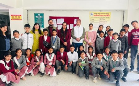 शैक्षणिक भ्रमण के दौरान विद्यार्थियों ने जाना औषधीय व सुगंधित पौधों का महत्व