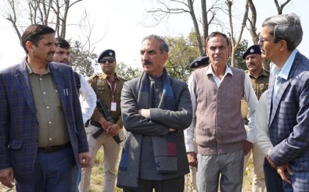 मुख्यमंत्री ने निर्माणाधीन जसकोट हेलीपोर्ट और बस अड्डा हमीरपुर का किया निरीक्षण