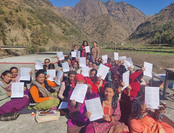 जिला बाल संरक्षण ईकाई सिरमौर ने आंगनवाड़ी कार्यकर्ताओं एवं आशा वर्कर्स को एडॉप्शन की जानकारी