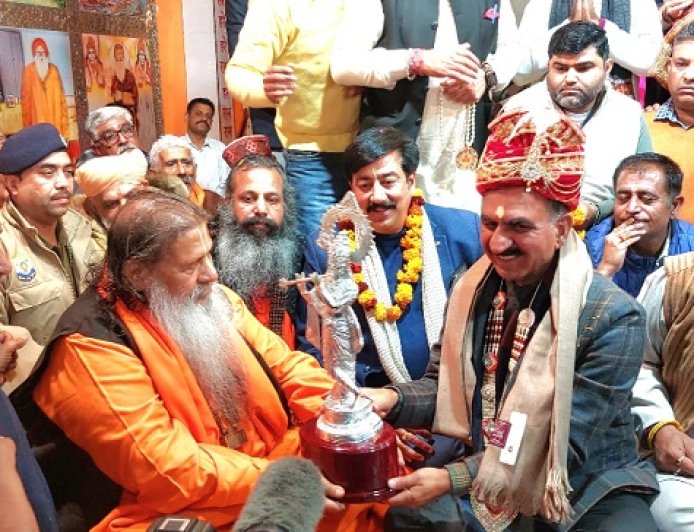मुख्यमंत्री ने श्री राधाकृष्ण मंदिर कोटला कलां के धार्मिक उत्सव में लिया भाग