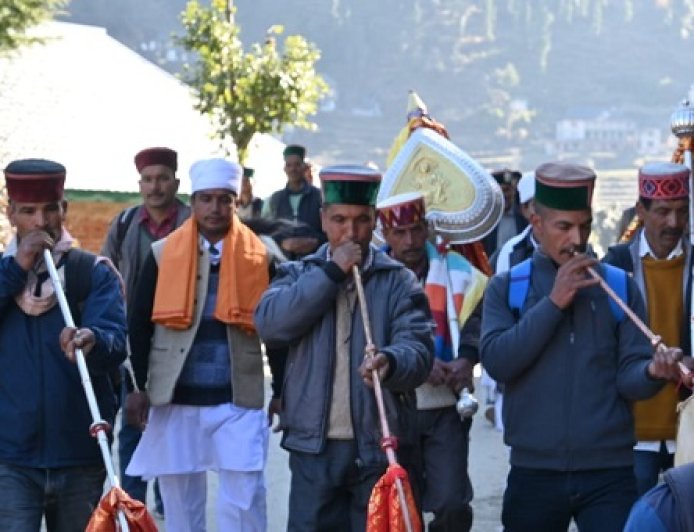 कमरू घाटी के गोत गांव से विधिपूर्वक महाशिवरात्रि के लिए बड़ा देव कमरूनाग ने किया प्रस्थान