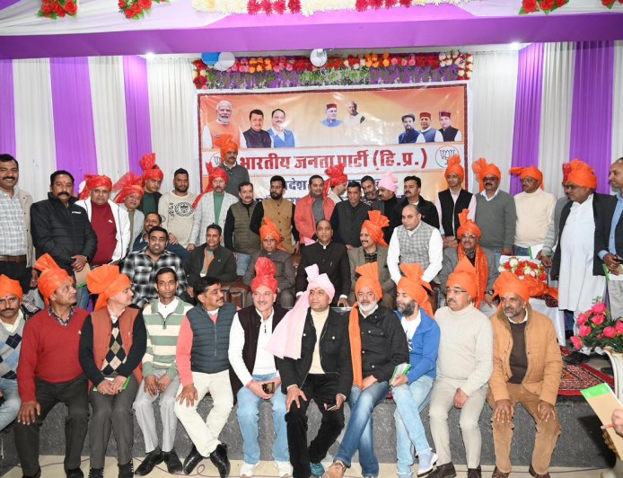 मुख्यमंत्री केंद्र सरकार को कोसना बंद कर टकराव का रास्ता छोड़ें , इसी में भलाई : जयराम ठाकुर