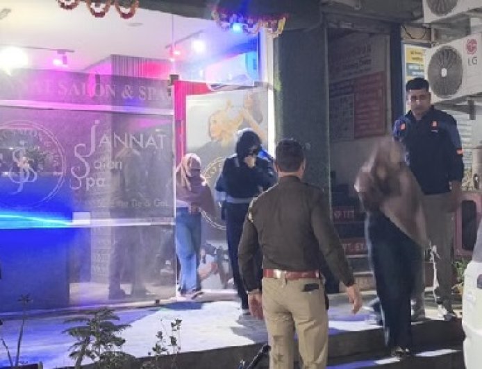 बद्दी के एक कॉम्प्लेक्स में चल रहे चार मसाज सेंटरों में देह व्यापार में संलिप्त 10 लोगों के खिलाफ मामला दर्ज 