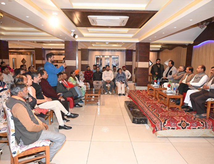 आरडीजी पर कोरी राजनीति और मित्रों पर खजाना लुटा रही कांग्रेस सरकार :  जयराम ठाकुर