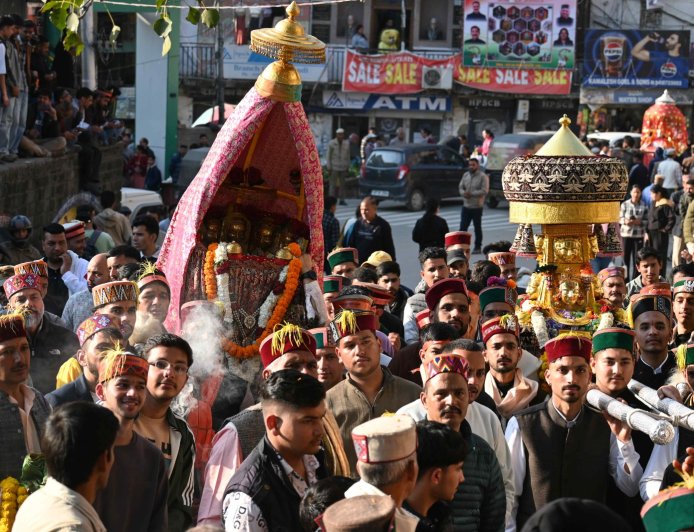 मंडी पहुंचे बड़ा देव कमरूनाग डीसी एवं अध्यक्ष शिवरात्रि महोत्सव समिति अपूर्व देवगन ने किया स्वागत
