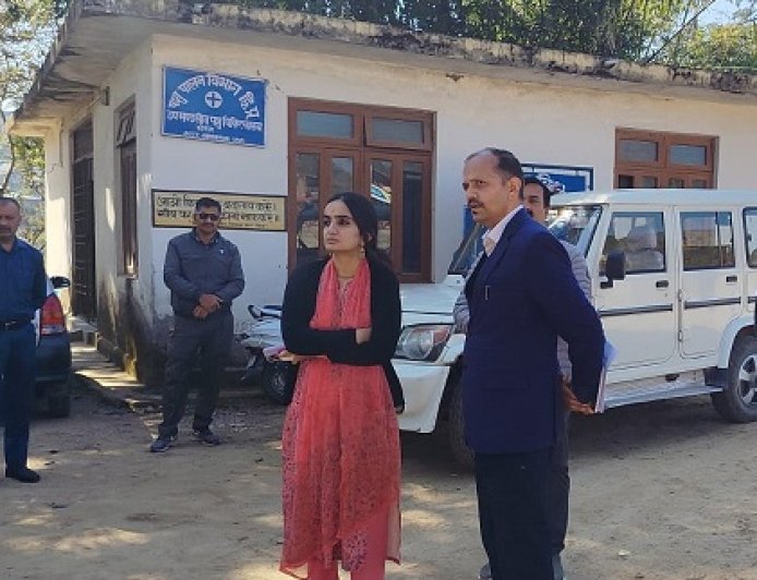 डीसी गंधर्वा राठौड़ ने भोरंज में विभिन्न विकास कार्यों का लिया जायजा
