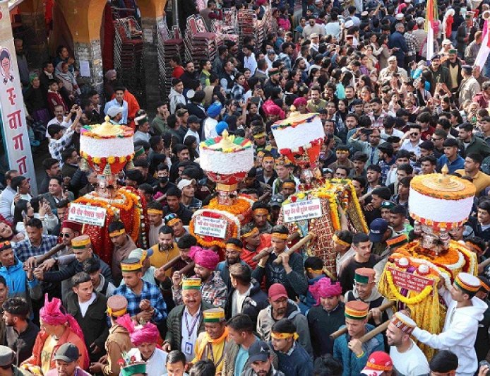 वाद्य यंत्रों की अलौकिक ध्वनियाँ, मंडी में देव समागम करवा रहा दिव्य अहसास