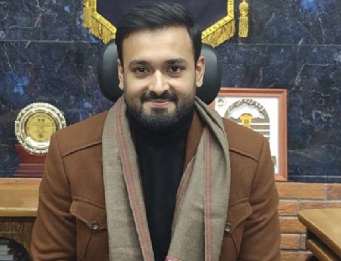 प्रदेश सरकार ने प्रशासनिक फेरबदल के तहत अनुराग चंद्र शर्मा को डीसी कुल्लू का सौंपा कार्यभार 