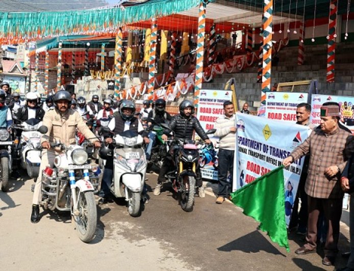 मंडी में सड़क सुरक्षा जागरूकता रैली को विधानसभा अध्यक्ष ने दिखाई हरी झंडी 