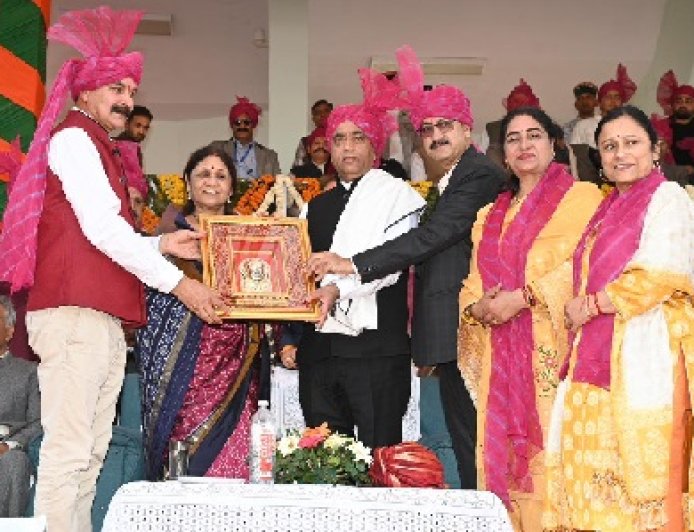 मंडी शिवरात्रि महोत्सव का भव्य समापन: राज्यपाल और जयराम ठाकुर ने पारंपरिक जलेब में लिया भाग 