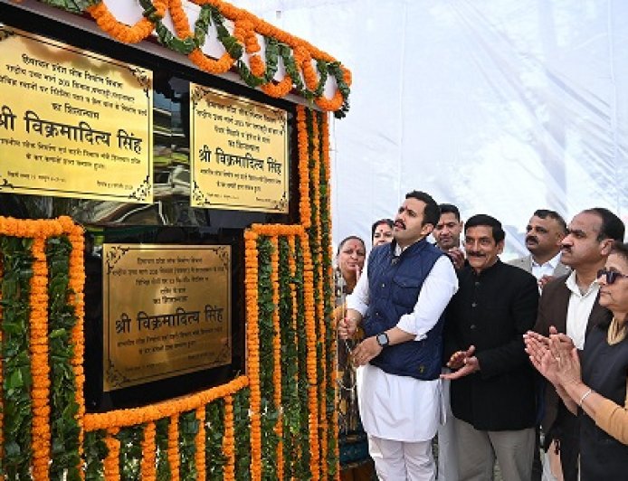 लोक निर्माण मंत्री ने घणाहट्टी में 24 करोड़ की विभिन्न परियोजनाओं के किए शिलान्यास