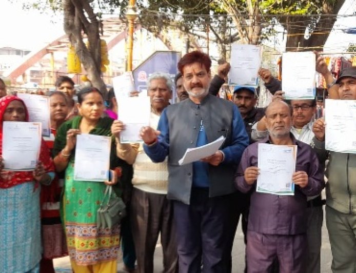 खाद्य सुरक्षा विभाग ने रेड़ी पटरी के स्ट्रीट वेंडर्स लघु व्यापारियों को स्ट्रीट वेंडर्स लघु व्यापारियों को प्रशिक्षण प्रमाण पत्र कराए मुहैया  