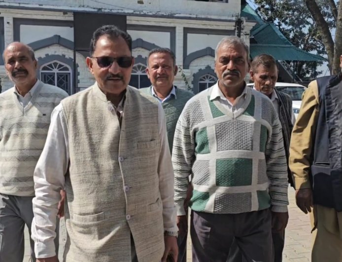 जिला परिषद वार्ड का नाम बदले जाने पर जताई आपत्ति , भंगानी वार्ड के लोगों ने डीसी प्रियंका वर्मा से की मुलाकात