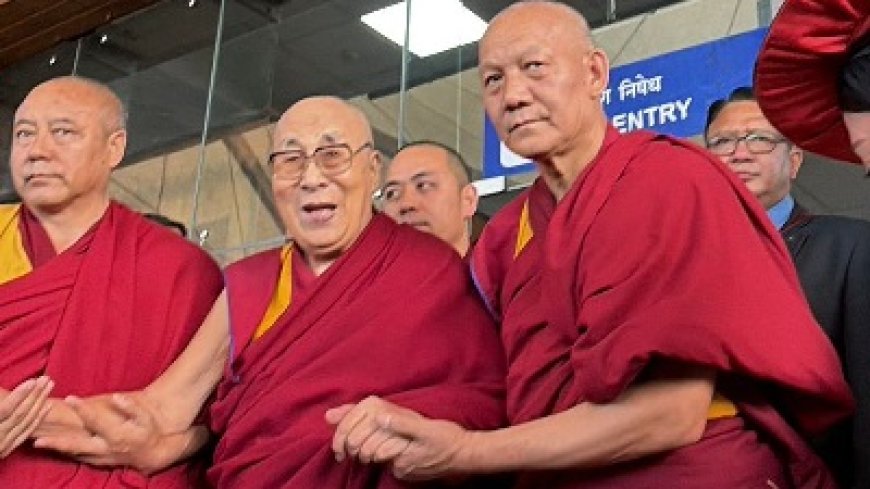 तिब्बती धर्मगुरु महामहिम दलाईलामा दक्षिण भारत की दो महीनों की यात्रा के बाद लौटे धर्मशाला  