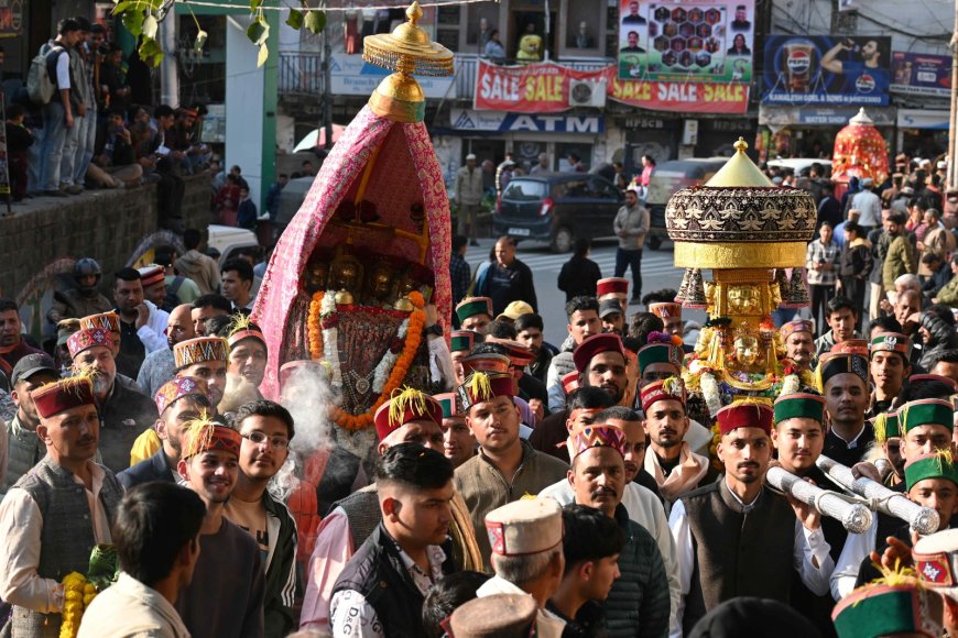 मंडी पहुंचे बड़ा देव कमरूनाग डीसी एवं अध्यक्ष शिवरात्रि महोत्सव समिति अपूर्व देवगन ने किया स्वागत