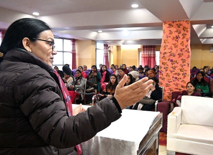 हर क्षेत्र में अपनी सहभागिता सुनिश्चित कर रही महिलाएं : सुरेंद्र चौहान