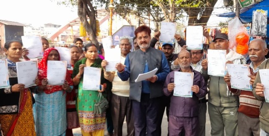 खाद्य सुरक्षा विभाग ने रेड़ी पटरी के स्ट्रीट वेंडर्स लघु व्यापारियों को स्ट्रीट वेंडर्स लघु व्यापारियों को प्रशिक्षण प्रमाण पत्र कराए मुहैया  