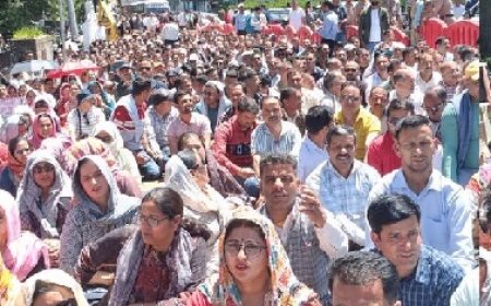 राजकीय प्राथमिक शिक्षक संघ ने अपनी मांगों को लेकर  पूरे प्रदेश में प्रदेश सरकार के खिलाफ किया विरोध प्रदर्शन 