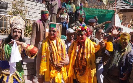 राजस्व मंत्री ने सांगला वैली के जिला स्तरीय होली उत्सव के समापन समारोह में की शिरकत