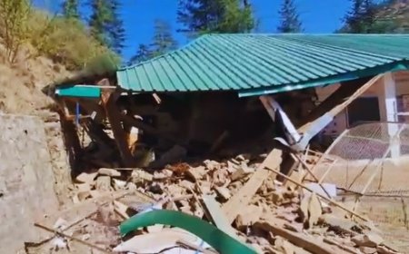 उपमंडल ठियोग की क्यार पंचायत के नमाना वार्ड का आंगनबाड़ी केंद्र खनन कार्य पूरी तरह से तबाह