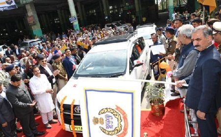 सीएम सुक्खू ने आईएसबीटी टूटीकंडी से प्री-पेड टैक्सी सेवा का किया शुभारंभ  