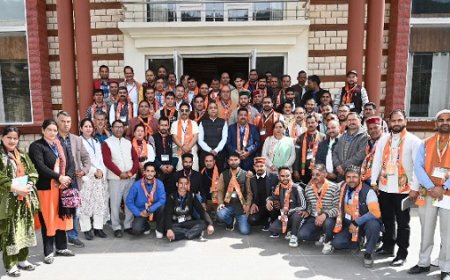 पूर्व मुख्यमंत्री एवं नेता प्रतिपक्ष जयराम ठाकुर का थुनाग में कार्यकर्ताओं से आह्वान कांग्रेस के झूठे प्रचार का दें मुंहतोड़ जवाब 